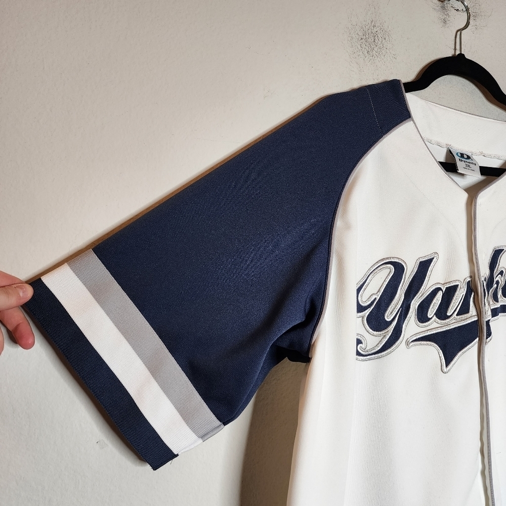 Yankees button down jersey 2XL. - Picture 13 of 16